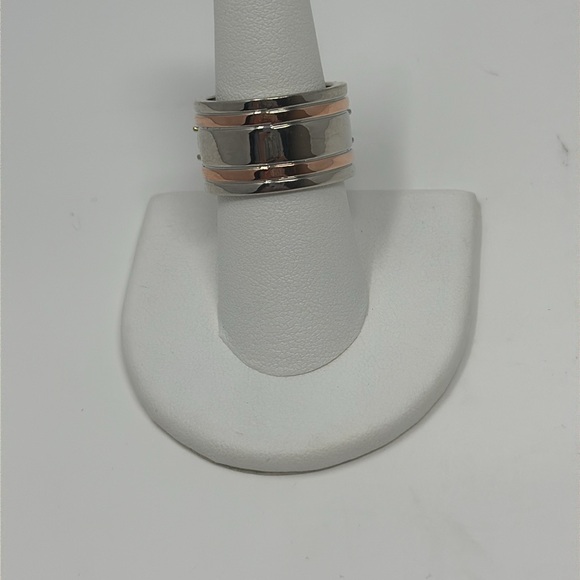 Elegant Wide Band Cubic Zirconia Ring - Picture 7 of 10